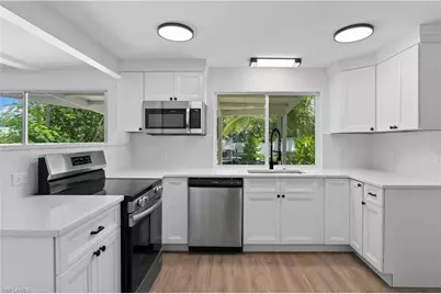 66 River Ct, Naples, FL 34110 - Photo 10