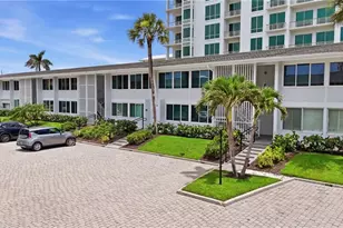 1065 Gulf Shore Blvd N, Naples, FL 34102 - Photo 28