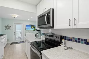 1065 Gulf Shore Blvd N, Naples, FL 34102 - Photo 12