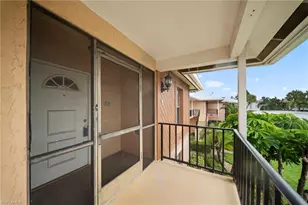 195 Cypress Way E, Naples, FL 34110 - Photo 4