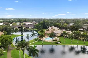 195 Cypress Way E, Naples, FL 34110 - Photo 2