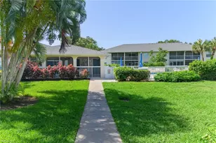 653 Squire Cir, Naples, FL 34104 - Photo 24