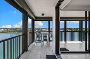 10482 Gulf Shore Dr, Naples, FL 34108 - Photo 14