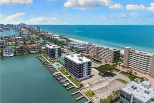 10482 Gulf Shore Dr, Naples, FL 34108 - Photo 44