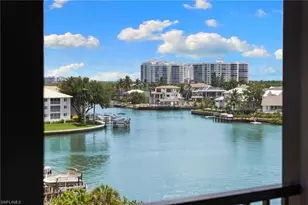 10482 Gulf Shore Dr, Naples, FL 34108 - Photo 20