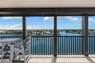 10482 Gulf Shore Dr, Naples, FL 34108 - Photo 16