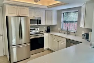 1140 5th St S, Naples, FL 34102 - Photo 10