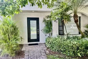 1140 5th St S, Naples, FL 34102 - Photo 2