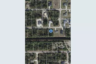 928 Alcalde St E, Lehigh Acres, FL 33974 - Photo 1
