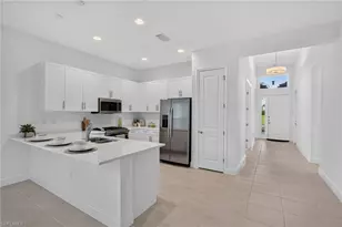 12448 Violet Ln, Naples, FL 34120 - Photo 8