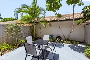 3370 10th St N, Naples, FL 34103 - Photo 2