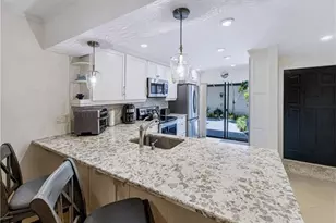 3370 10th St N, Naples, FL 34103 - Photo 6