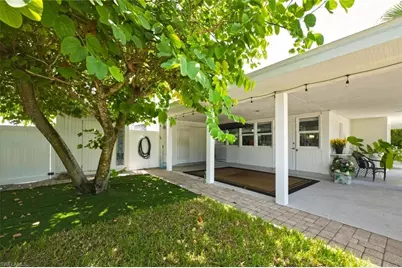 1216 10th St N, Naples, FL 34102 - Photo 8