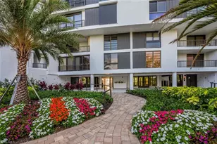 2381 Gulf Shore Blvd N, Naples, FL 34103 - Photo 2