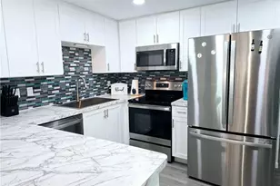 19 Moorhead Manor, Naples, FL 34112 - Photo 6