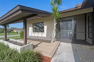 102 Round Key Cir, Naples, FL 34112 - Photo 4