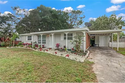 2140 Harbor Ln, Naples, FL 34104 - Photo 2