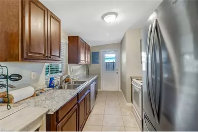 2140 Harbor Ln, Naples, FL 34104 - Photo 8