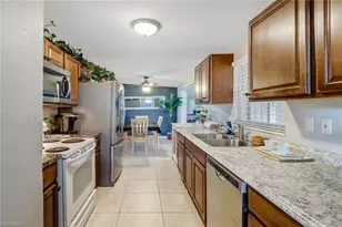 2140 Harbor Ln, Naples, FL 34104 - Photo 10