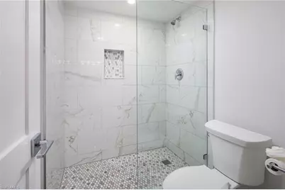 10475 Gulf Shore Dr #115, Naples, FL 34108 - Photo 18