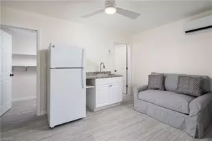 10475 Gulf Shore Dr, Naples, FL 34108 - Photo 26