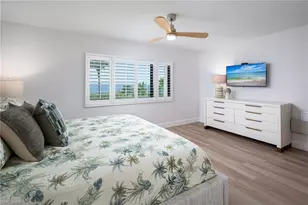 10475 Gulf Shore Dr, Naples, FL 34108 - Photo 16