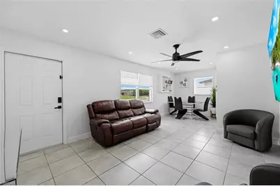 1776 Glenway Ct, Fort Myers, FL 33916 - Photo 4