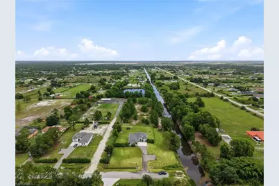 3931 64th Ave NE, Naples, FL 34120 - Photo 4