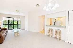8041 S Woods Cir, Fort Myers, FL 33919 - Photo 4