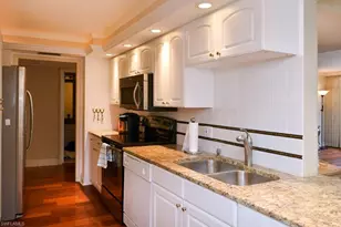 4001 Gulf Shore Blvd N, Naples, FL 34103 - Photo 10