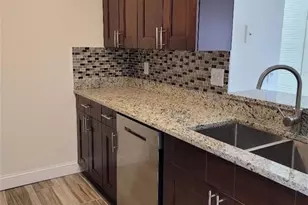 190 Santa Clara Dr, Naples, FL 34104 - Photo 4