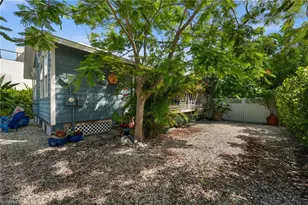 105 W Hilo St, Naples, FL 34113 - Photo 24