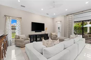3999 Bering Ct, Naples, FL 34119 - Photo 10