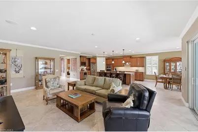 8562 Veronawalk Cir, Naples, FL 34114 - Photo 10