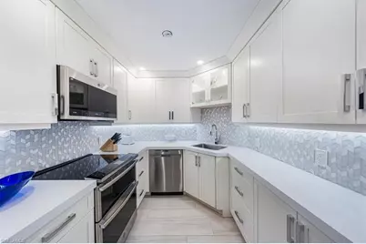 4005 Gulf Shore Blvd N #1104, Naples, FL 34103 - Photo 6