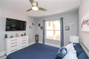 225 Robin Hood Cir, Naples, FL 34104 - Photo 30
