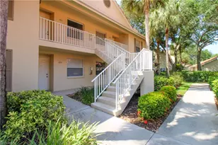 225 Robin Hood Cir, Naples, FL 34104 - Photo 6