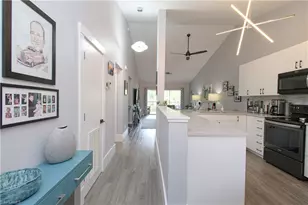 225 Robin Hood Cir, Naples, FL 34104 - Photo 14