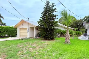 1066 Highlands Dr, Naples, FL 34103 - Photo 1
