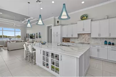 6387 Warwick Ave, Naples, FL 34113 - Photo 8
