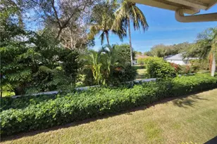 7731 Jewel Ln, Naples, FL 34109 - Photo 24