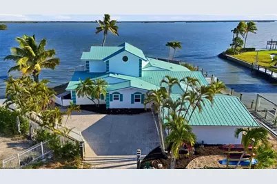 266 Curlew St, Fort Myers Beach, FL 33931 - Photo 1