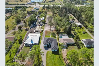 2740 35th Ave NE, Naples, FL 34120 - Photo 8