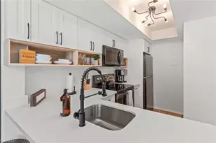 600 Neapolitan Way, Naples, FL 34103 - Photo 6