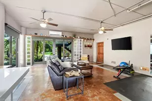 1680 Avion Pl, Naples, FL 34104 - Photo 32