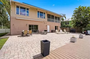 1680 Avion Pl, Naples, FL 34104 - Photo 46