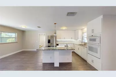 27514 Playa Del Rey Ln, Bonita Springs, FL 34135 - Photo 12
