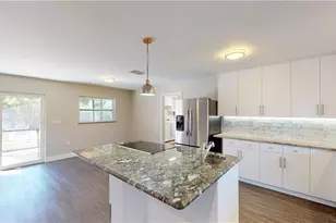 27514 Playa Del Rey Ln, Bonita Springs, FL 34135 - Photo 8