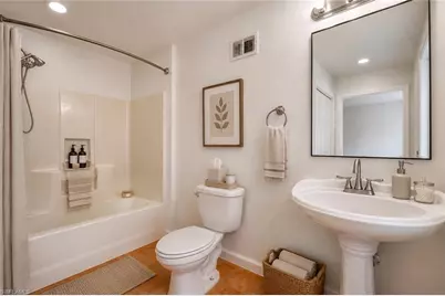 434 Leawood Cir, Naples, FL 34104 - Photo 16