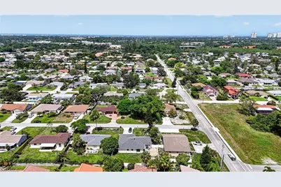 27506 Playa Del Rey Ln, Bonita Springs, FL 34135 - Photo 8